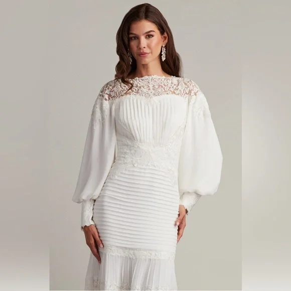 TADASHI SHOJI - SILVERADO BLOUSON SLEEVE GOWN - Picture 4 of 6